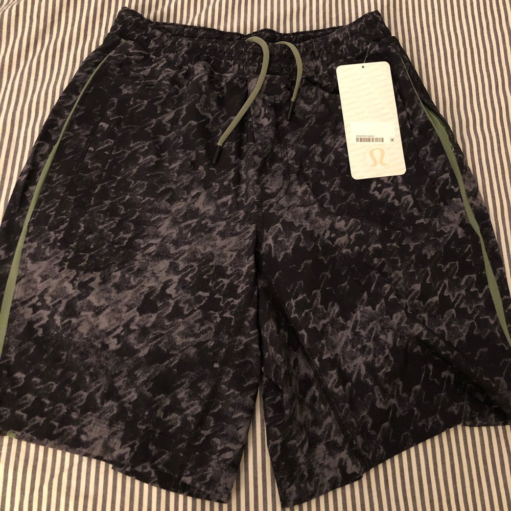 Lululemon pace breaker short